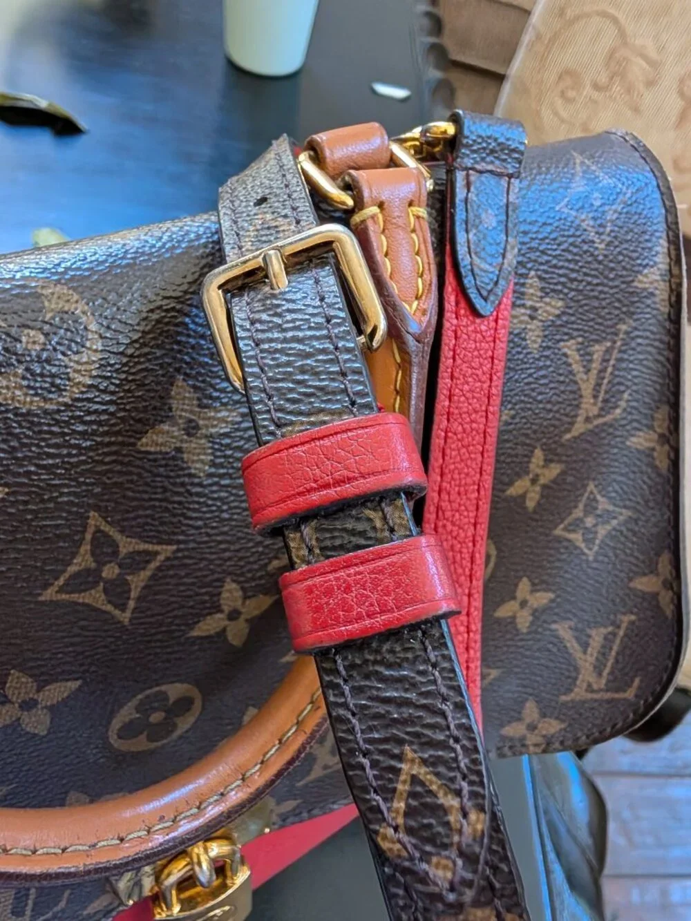 Louis Vuitton crossbody bag - Picture 5 of 13
